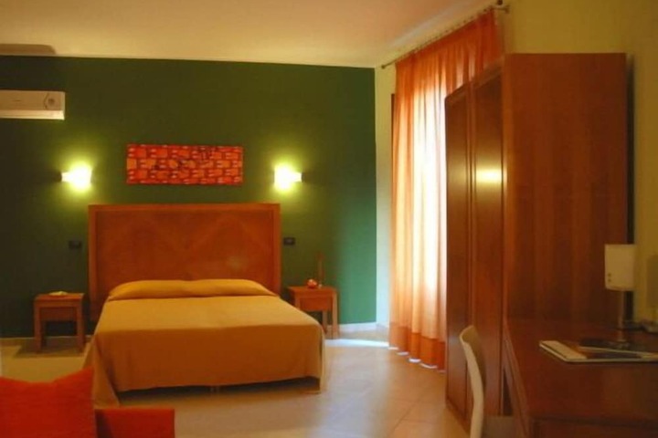 Room 9 of 45