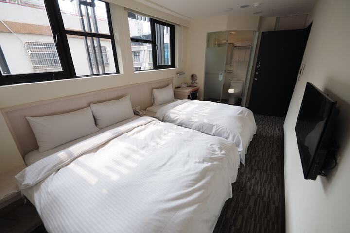 Room 6 of 56