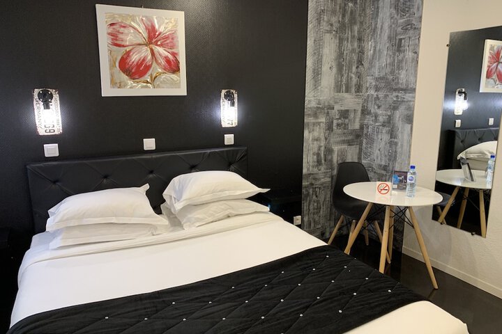 Room 5 of 38