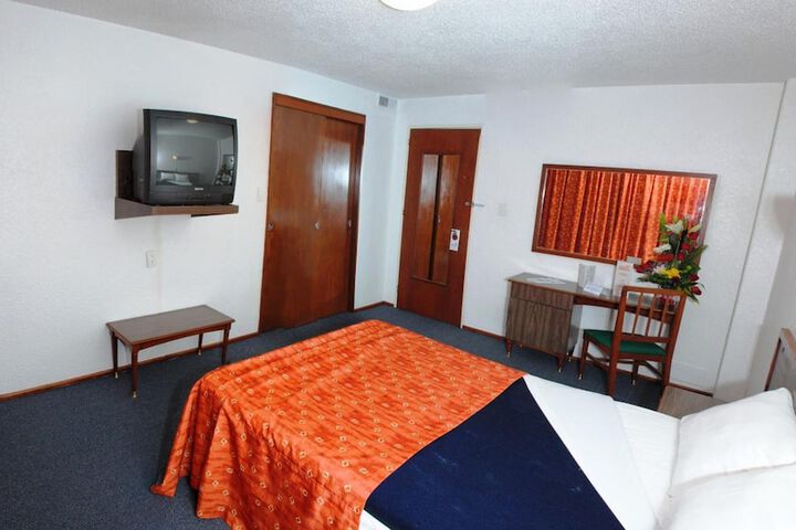 Room 33 of 53