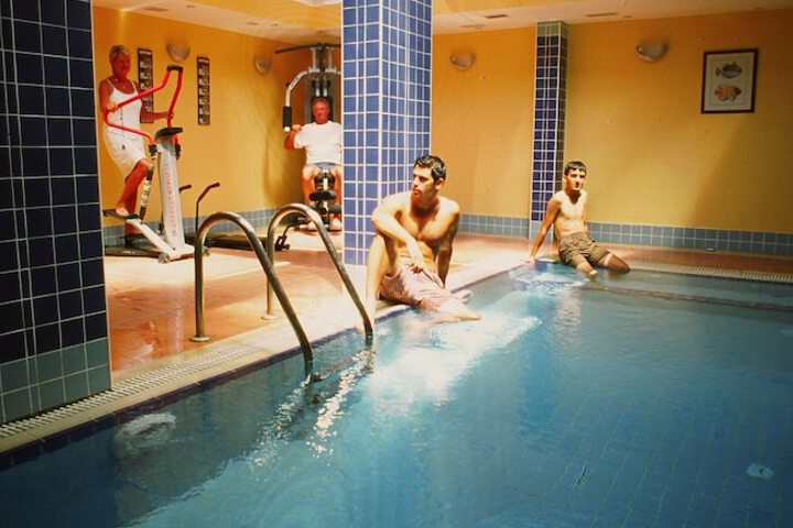 Hotel Pool
