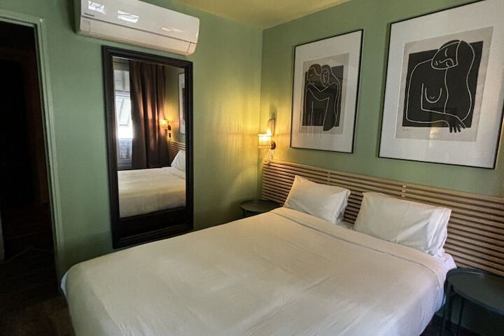 Room 19 of 76