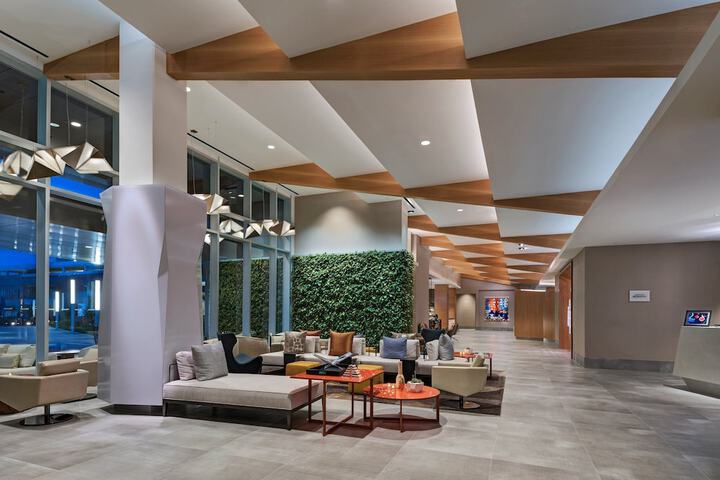 Lobby lounge
