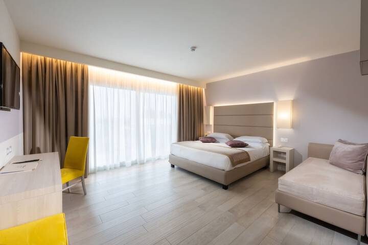 Room 10 of 63