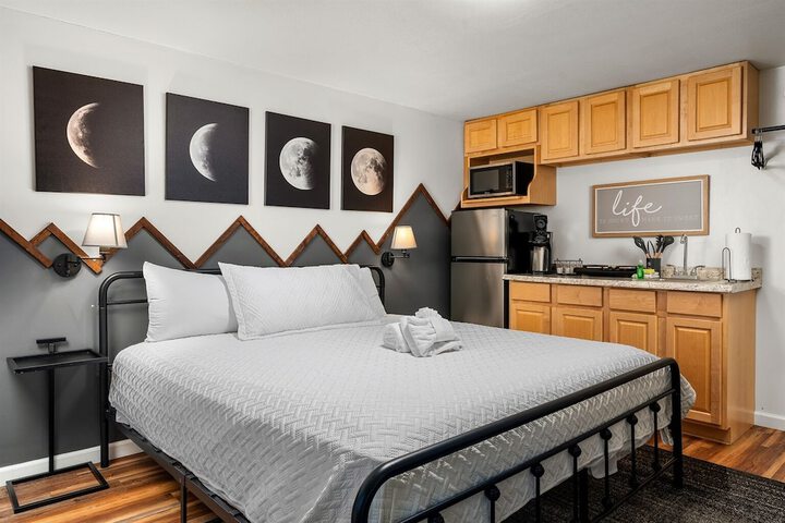 Room 10 of 61