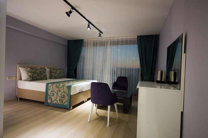 Room 11 of 34