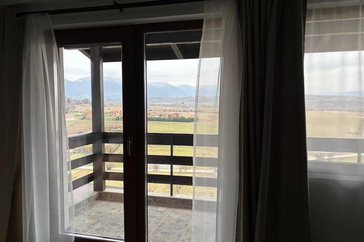 Room 15 of 184