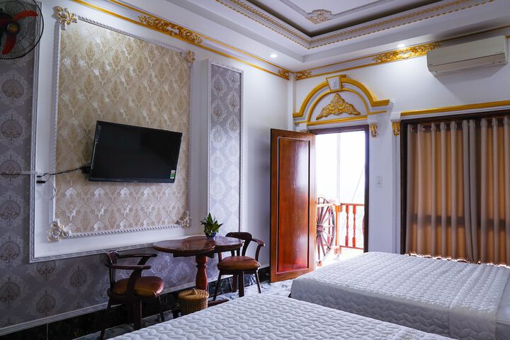 Room 9 of 47