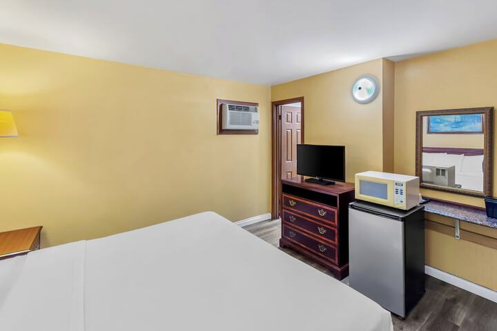 Room 4 of 22