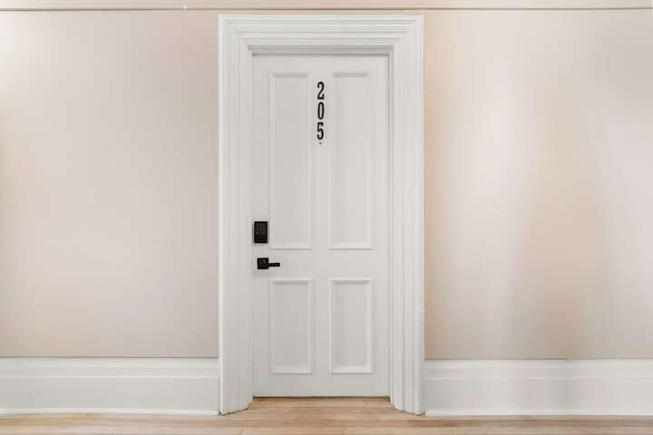 Room 35 of 83
