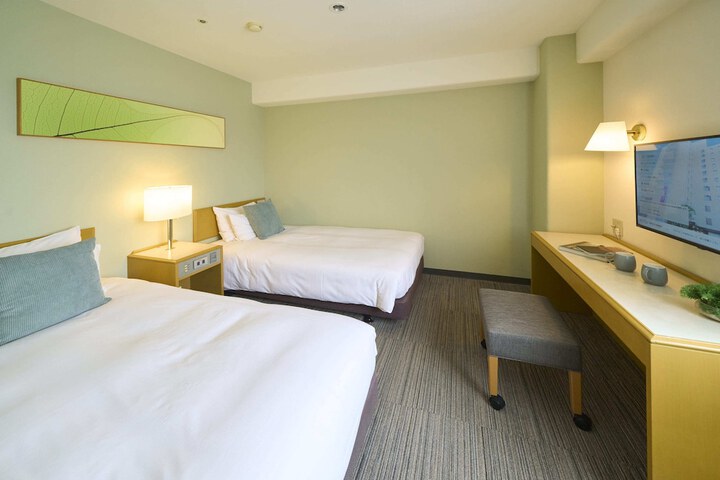 Room 6 of 24