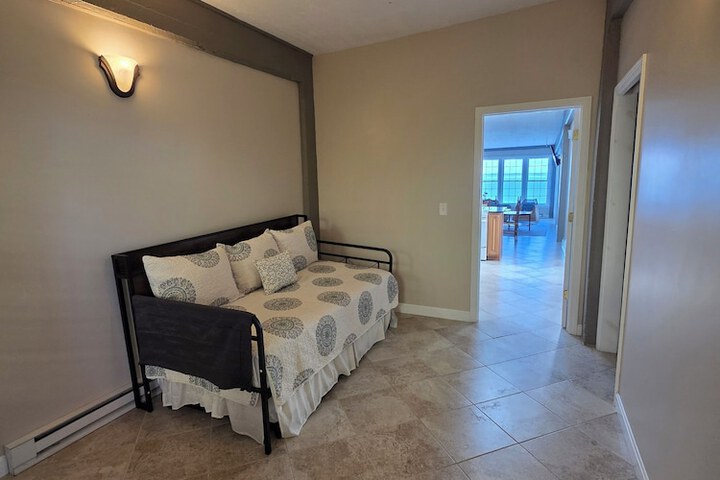 Room 44 of 110