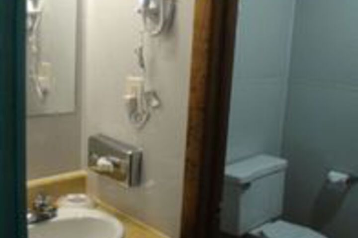 Room 4 of 48