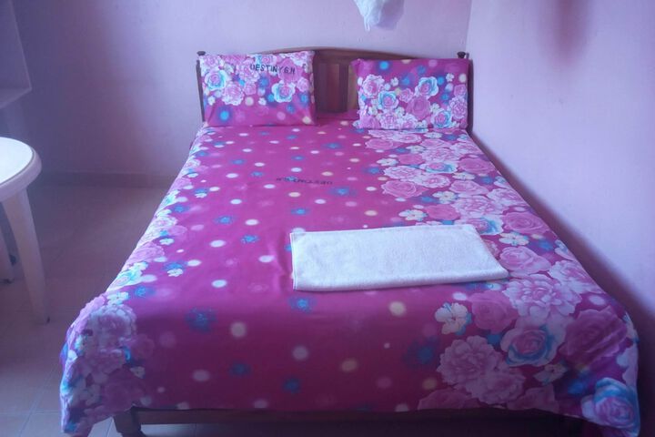 Room 5 of 23