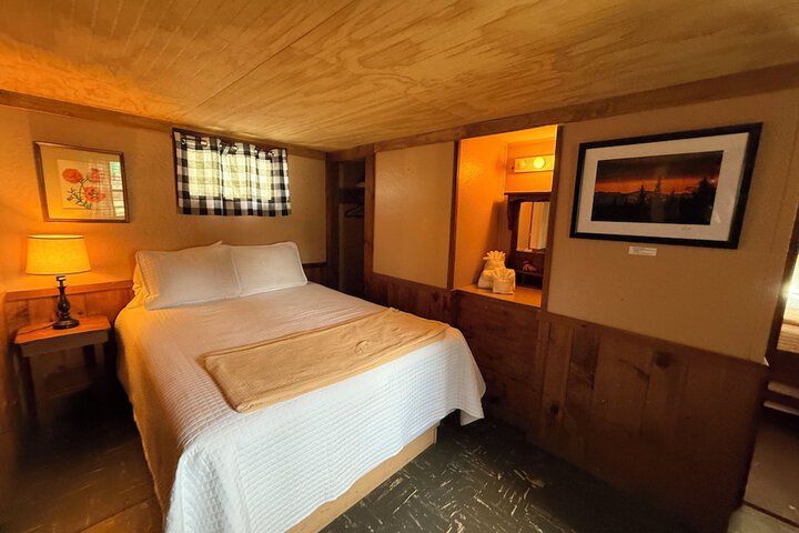 Room 53 of 212