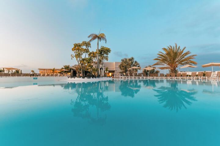 Pool Hotel