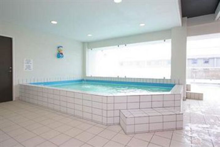 Pool 56 of 85