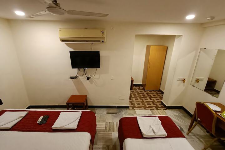 Room 40 of 93