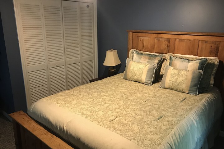 Room 182 of 400