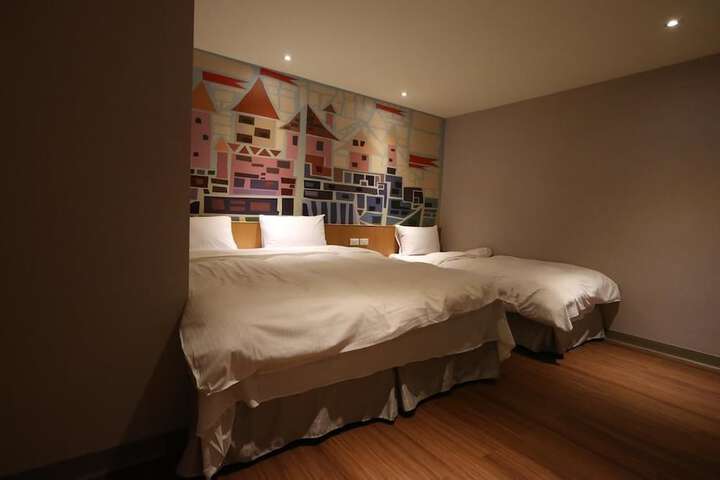 Room 12 of 50