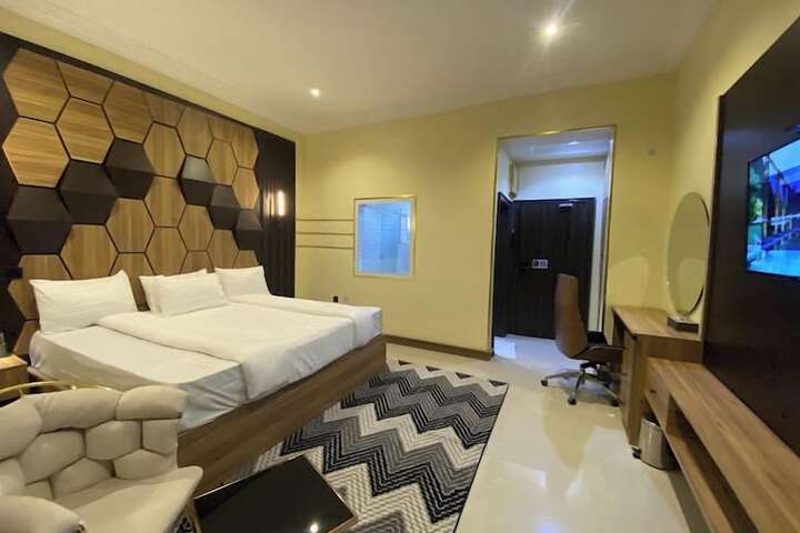 Room 19 of 69