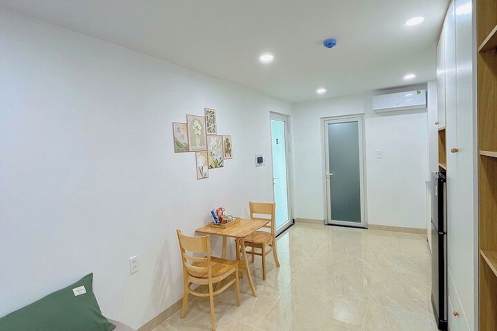 Room 10 of 19