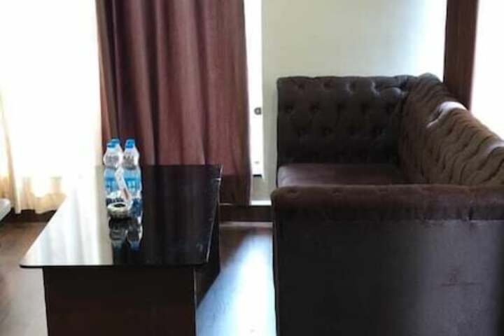 Room 3 of 81