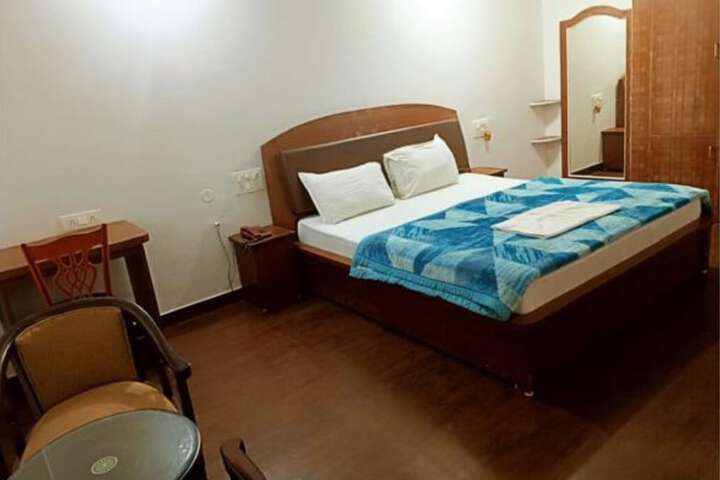 Room 2 of 6