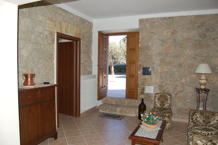 Room 2 of 61