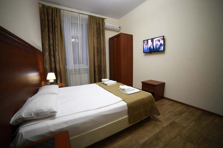 Room 25 of 60