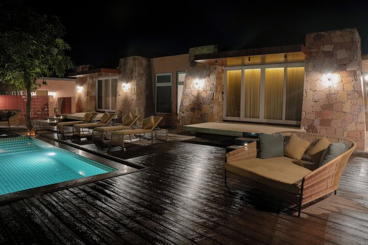 Pool 43 of 73
