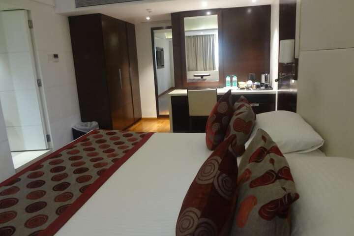 Room 21 of 48