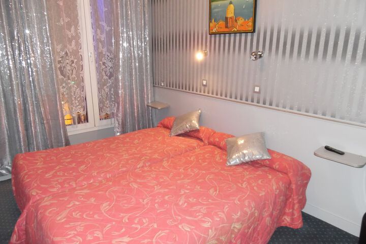 Room 2 of 27