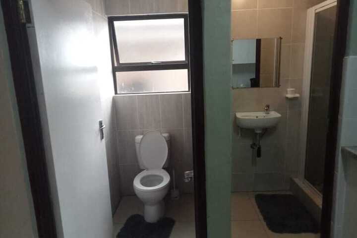 Room 3 of 28