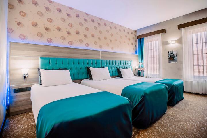 Room 6 of 23