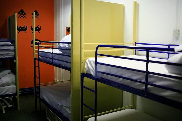 Room 8 of 38