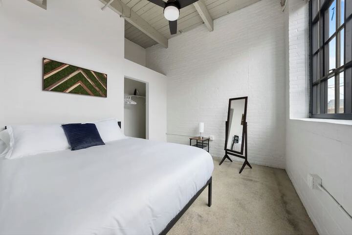 Room 21 of 237