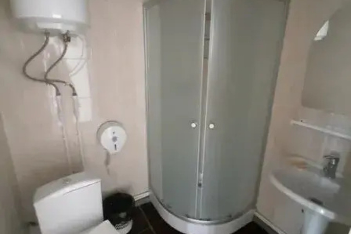 Room 8 of 10