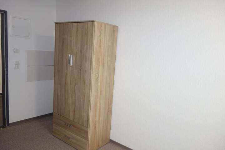 Room 12 of 27