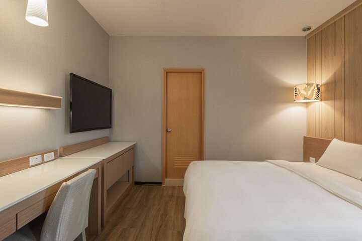 Room 43 of 79