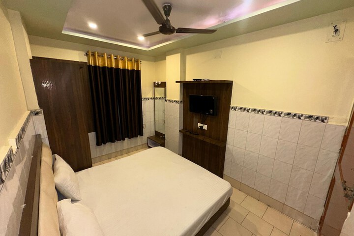 Room 15 of 27