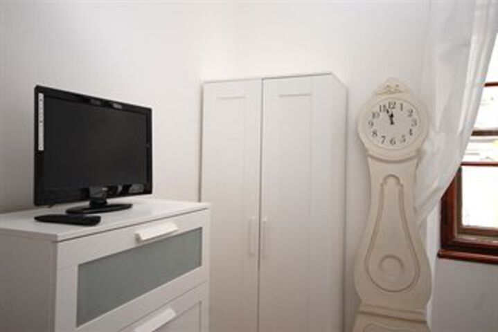 Room 33 of 59