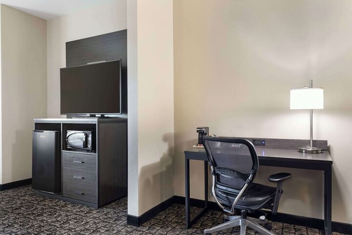 Room 14 of 28