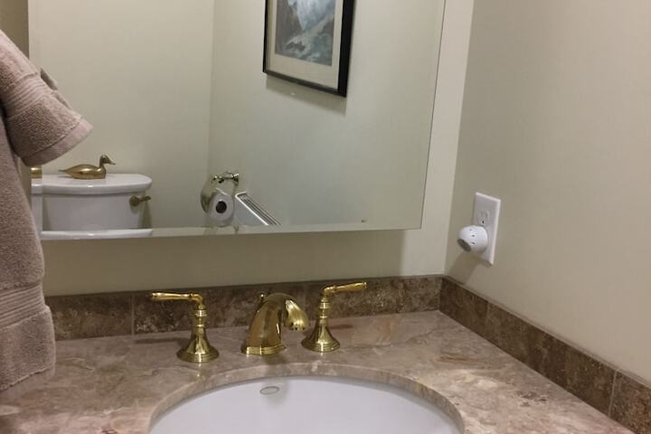 Room 16 of 33
