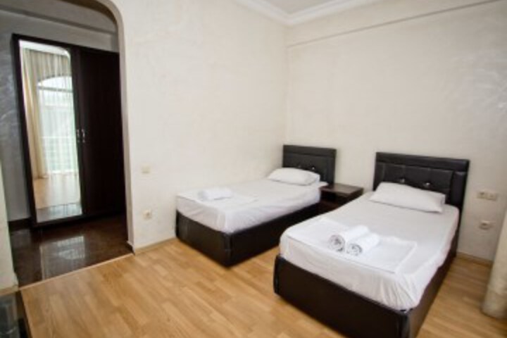 Room 82 of 93