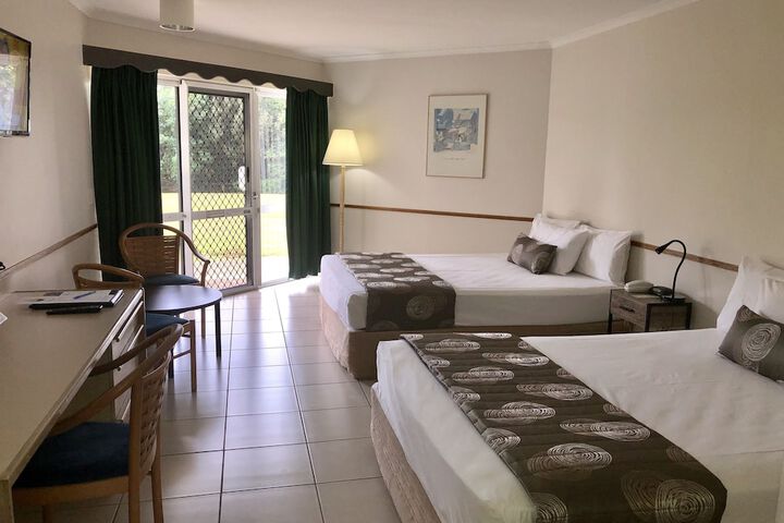 Room 11 of 31