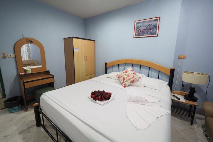 Room 15 of 51