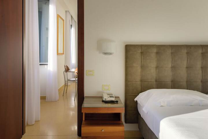 Room 65 of 138