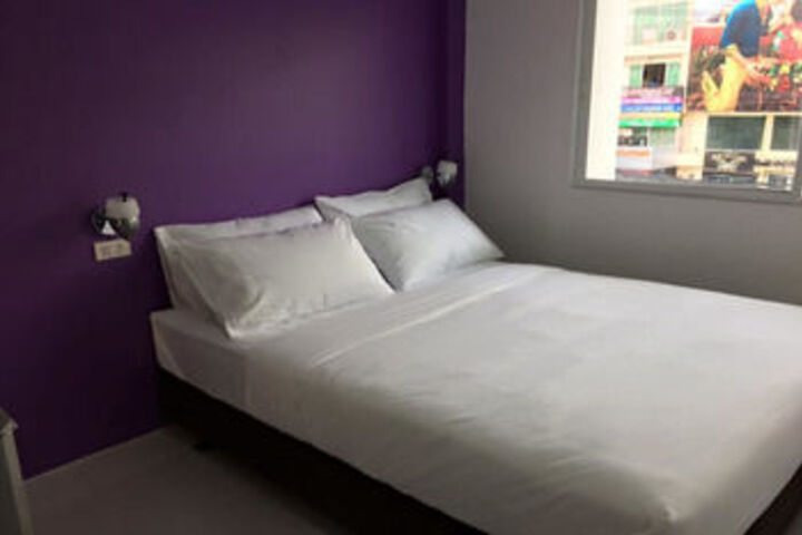 Room 14 of 18