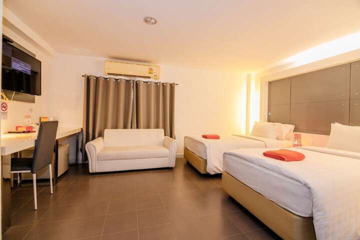 Room 6 of 34